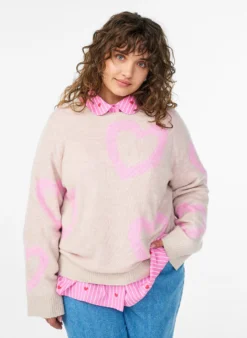Strickbluse mit großen Herzen und Rundhalsausschnitt