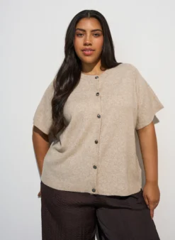 Strickjacke mit kurzen Ärmeln