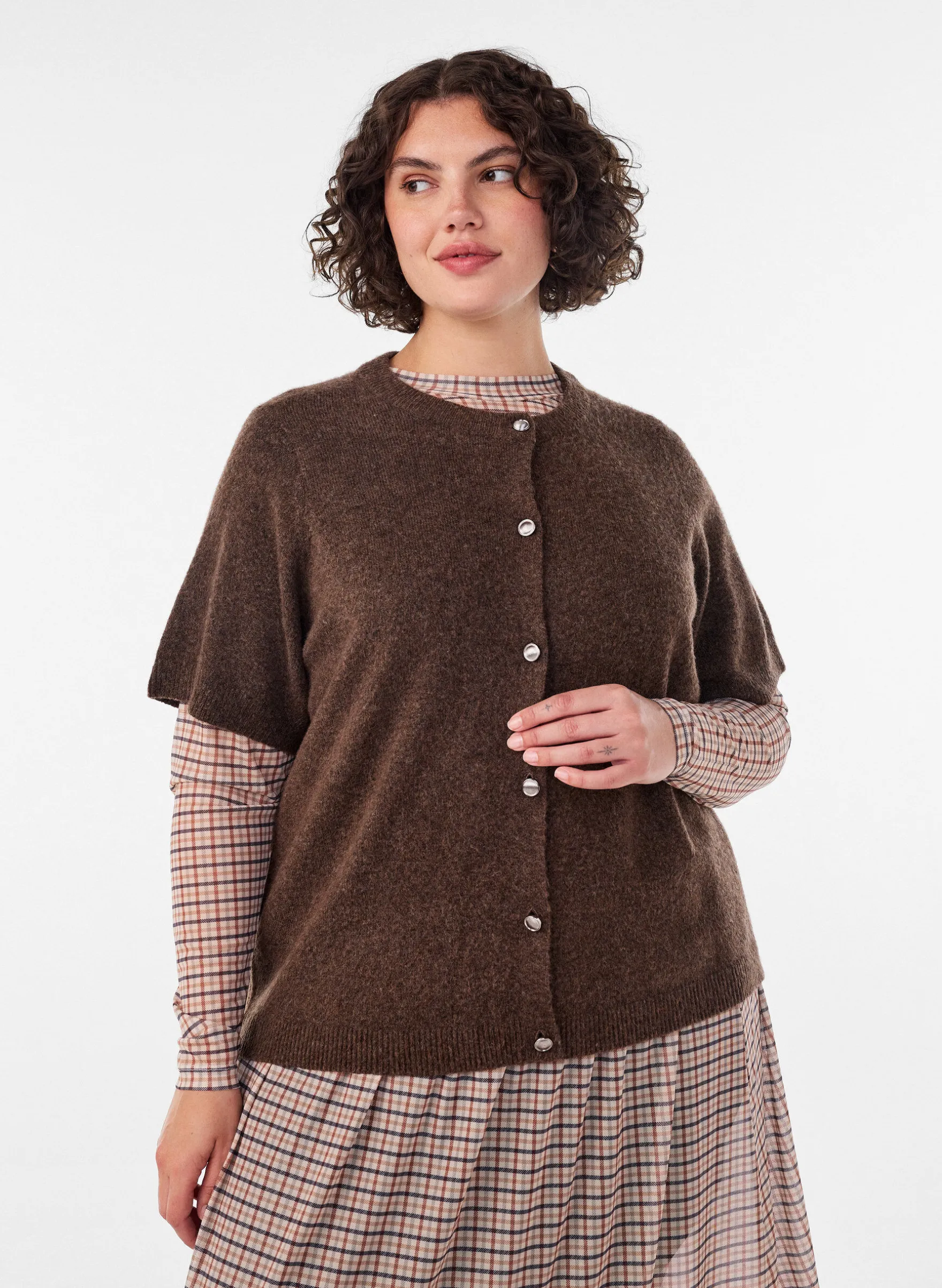 Strickjacke mit kurzen Ärmeln