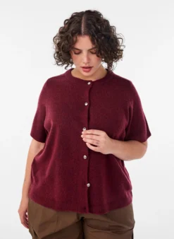 Strickjacke mit kurzen Ärmeln