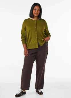Strickjacke mit Rundhalsausschnitt und Knöpfen