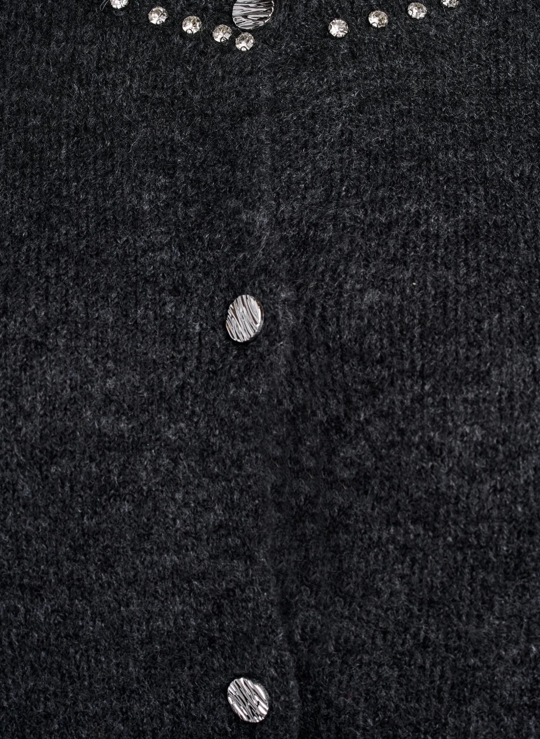 Strickjacke mit Strasssteinen und Zierknöpfen
