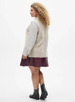 Strickweste mit Rippbändern