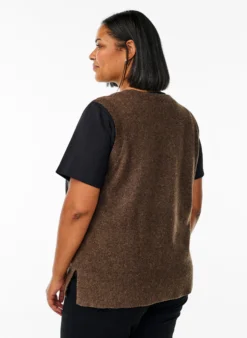 Strickweste mit Rippbändern