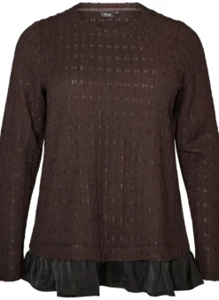 Strukturierte Bluse mit Rüschensaum