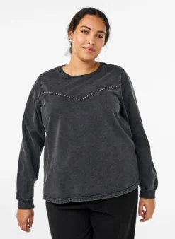 Sweatshirt mit Strasssteinen und Washed-Optik