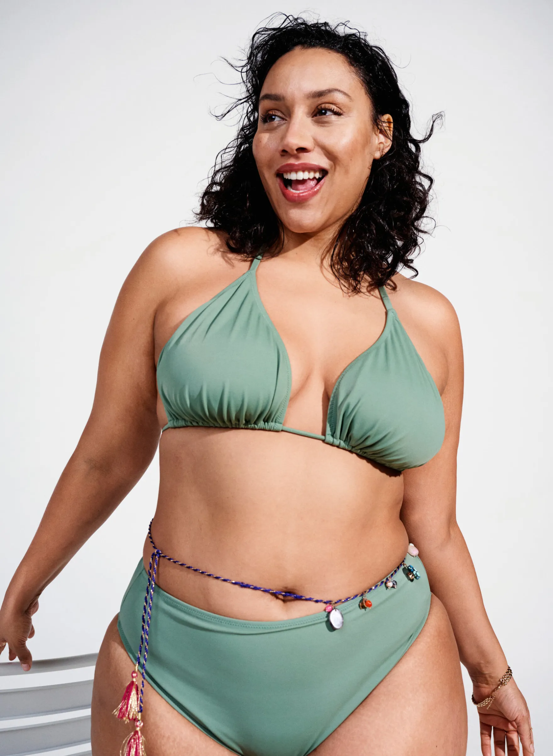 Tai-Bikinipanty mit normaler Taille