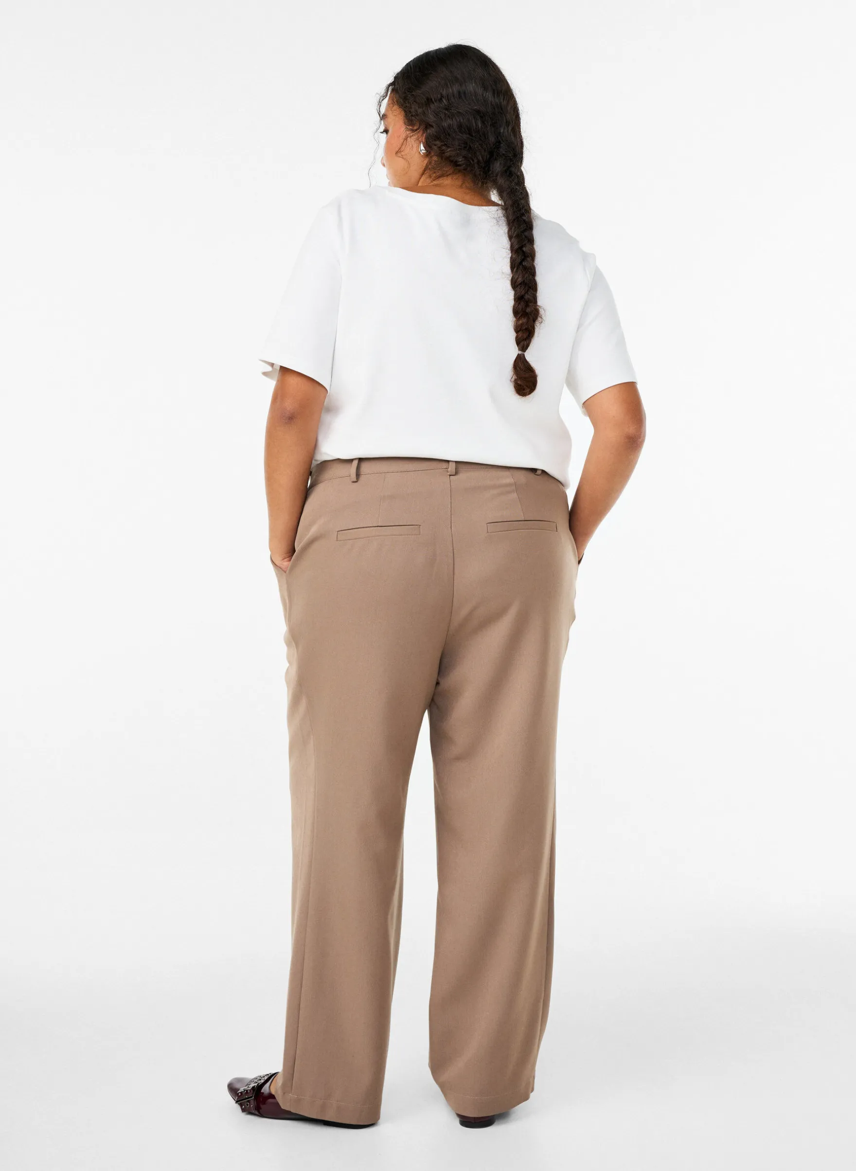 Taillierte Hose mit hoher Taille und geraden Beinen