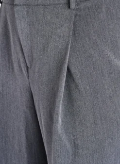 Taillierte Hose mit hoher Taille und geraden Beinen