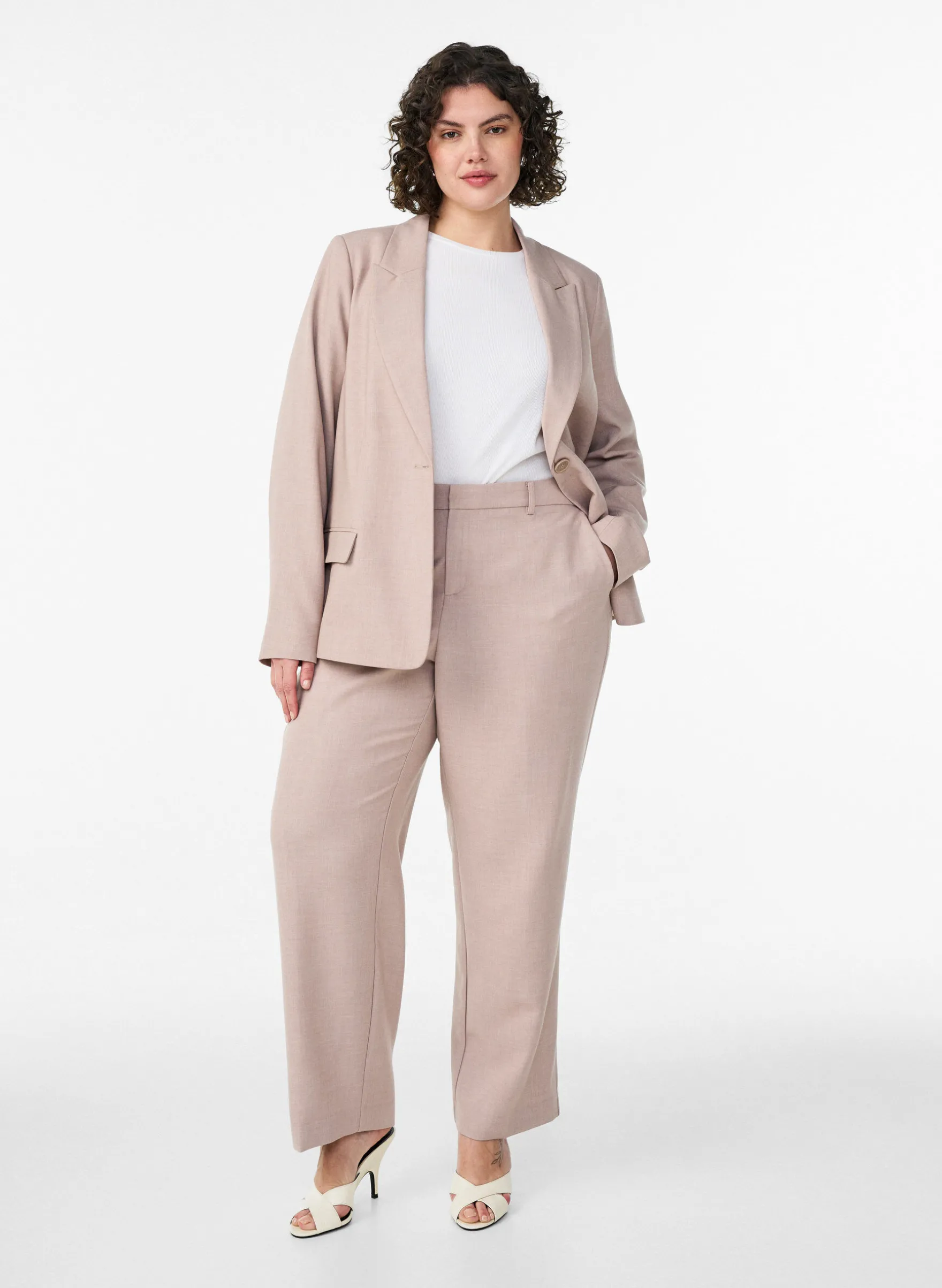 Taillierte Hose mit hoher Taille und gerader Passform