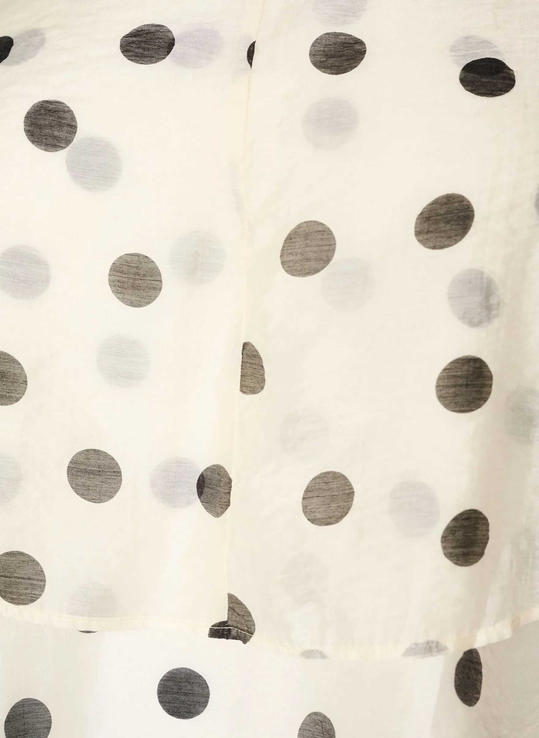 Top im Lagenlook mit Polka-Dot-Muster