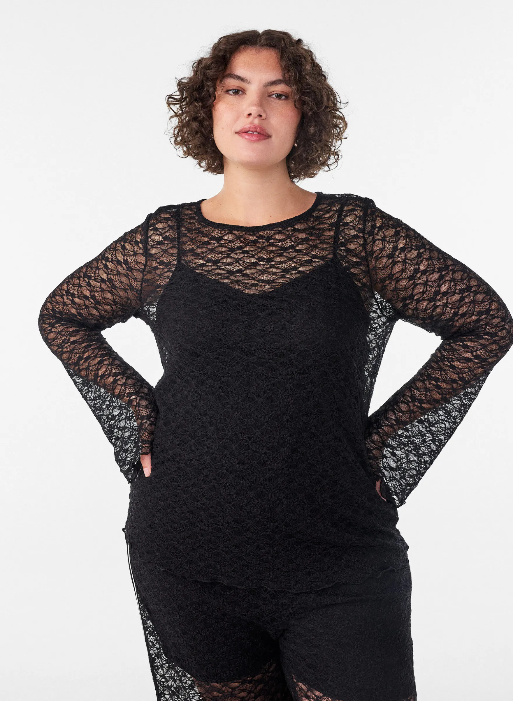 Transparente Bluse aus Spitze mit langen Ärmeln