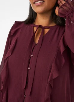 Transparente Bluse mit Rüschen und Bindeband