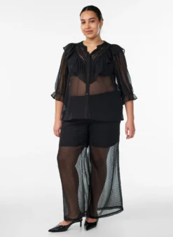 Transparente Hemdbluse mit Punkten und Rüschendetails
