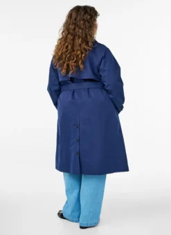 Trenchcoat mit Gürtel und Schlitzen