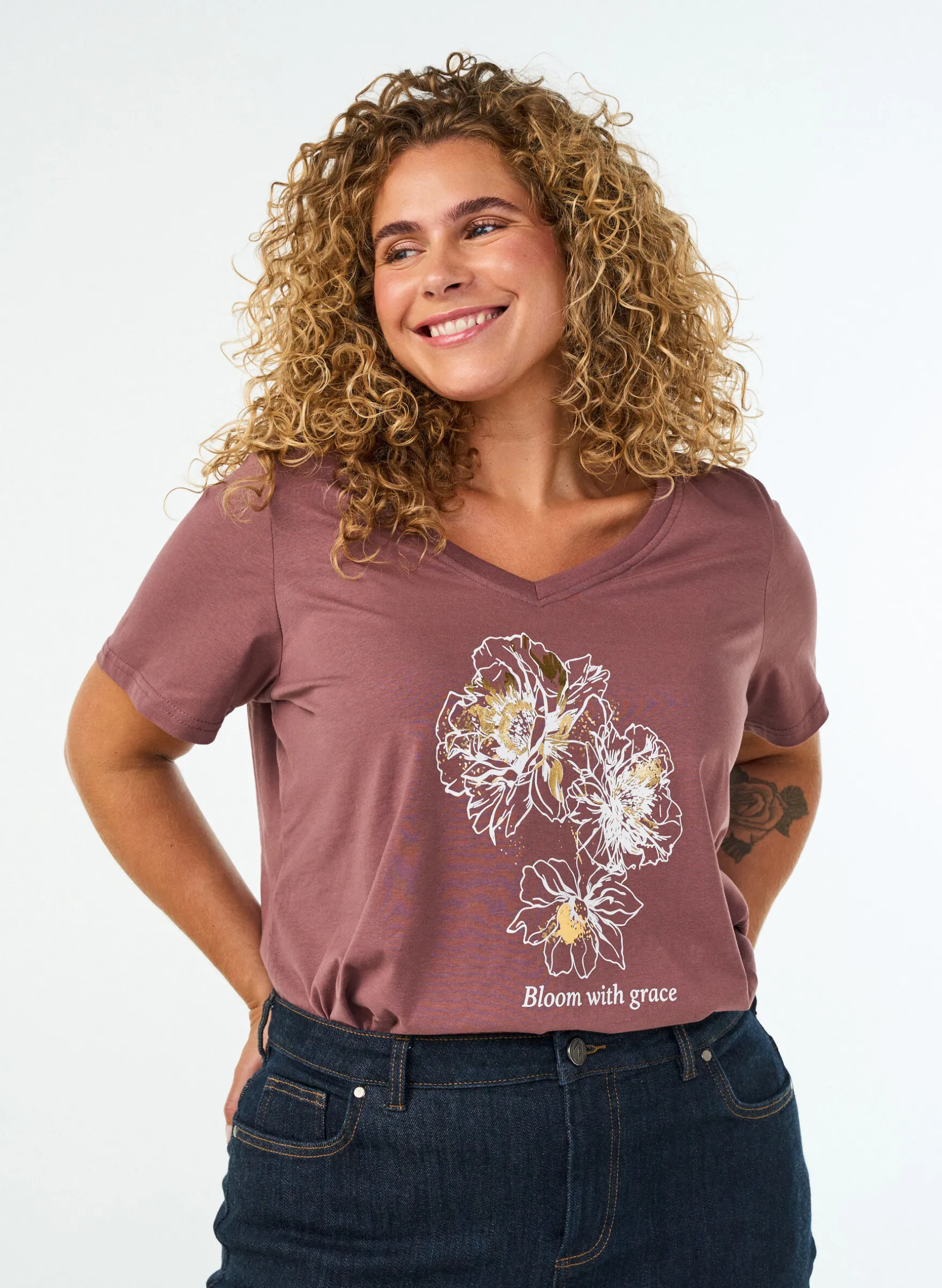 T-Shirt aus Baumwolle mit Frontprint und V-Ausschnitt