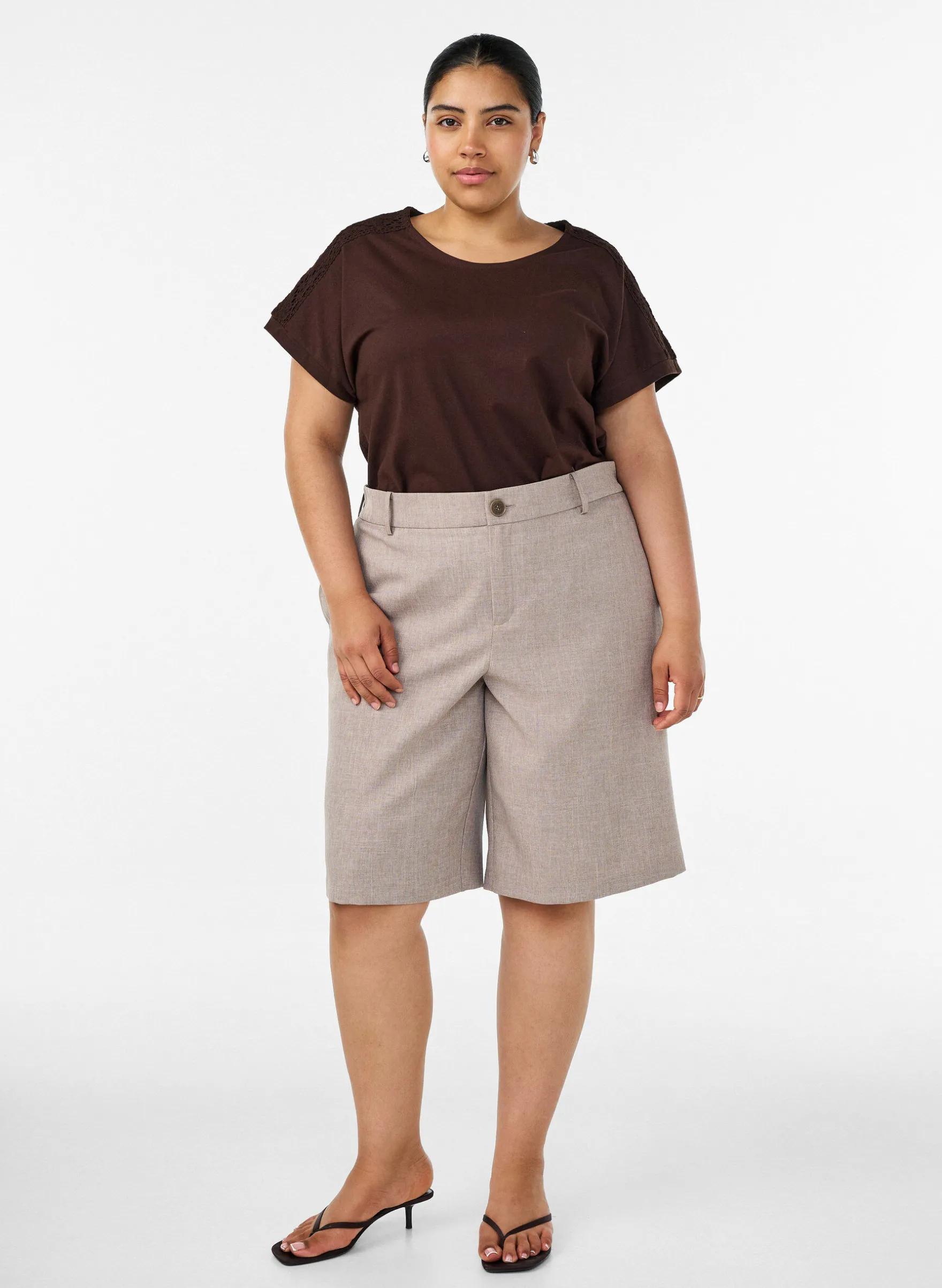 T-Shirt aus Baumwolle mit Häkeldetail
