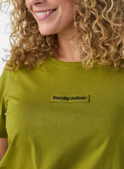 T-Shirt aus Baumwolle mit Text-Badge