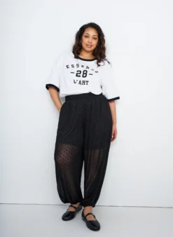 T-Shirt aus Baumwolle mit Textprint und Boxy-Fit