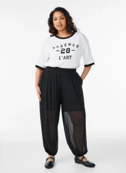 T-Shirt aus Baumwolle mit Textprint und Boxy-Fit