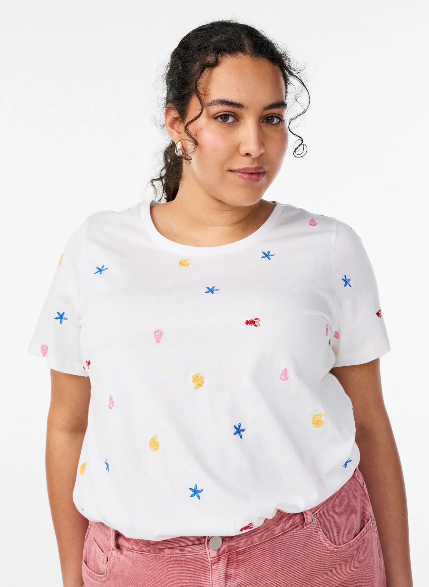 T-Shirt aus Bio-Baumwolle mit aufgestickten Motiven