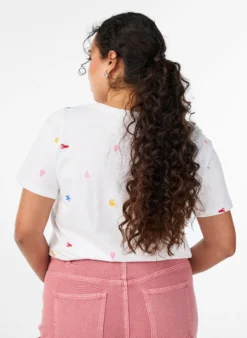 T-Shirt aus Bio-Baumwolle mit aufgestickten Motiven