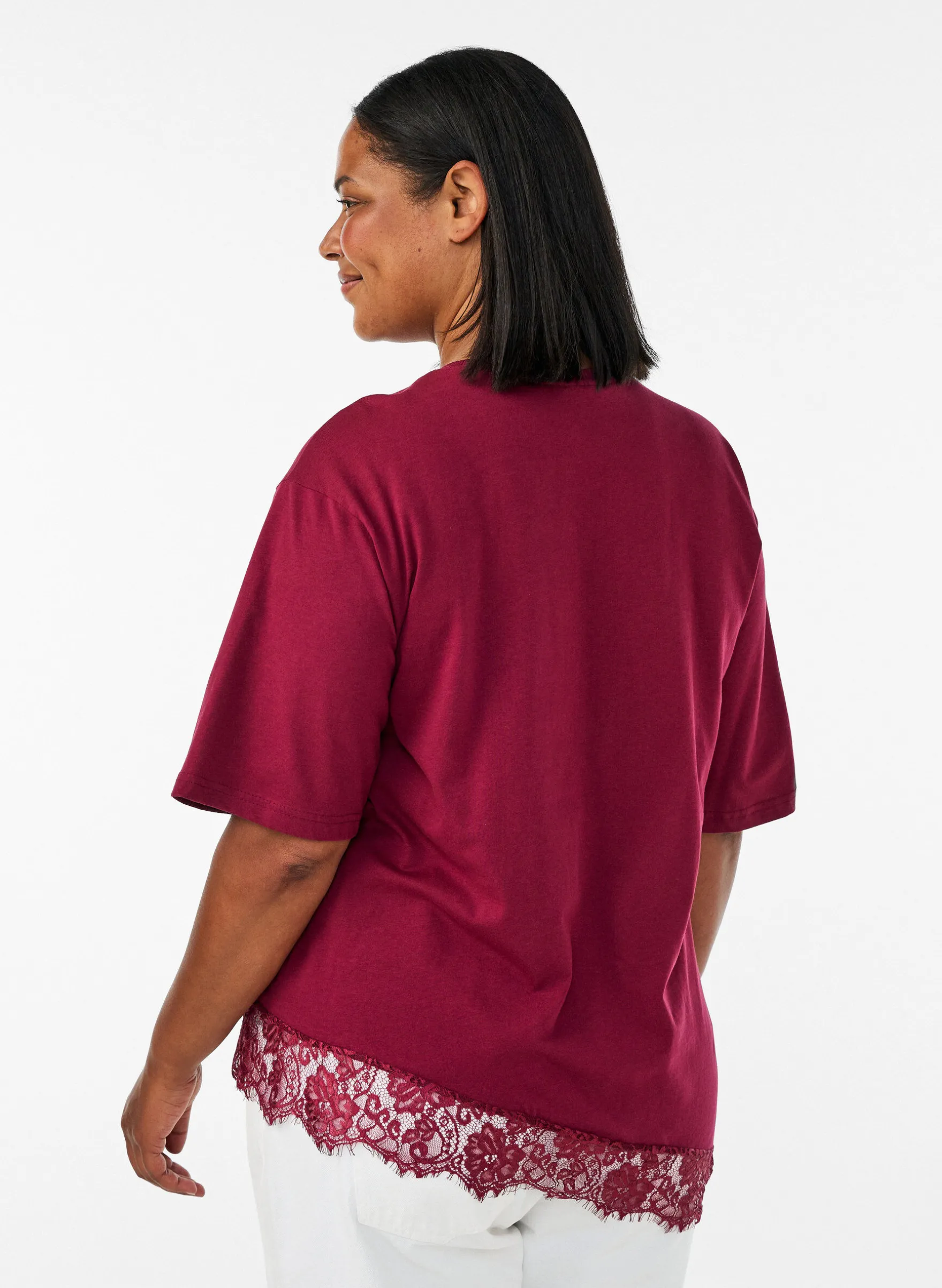 T-Shirt mit asymmetrischem Spitzensaum