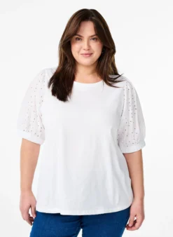 T-Shirt mit Ärmeln in Broderie Anglaise