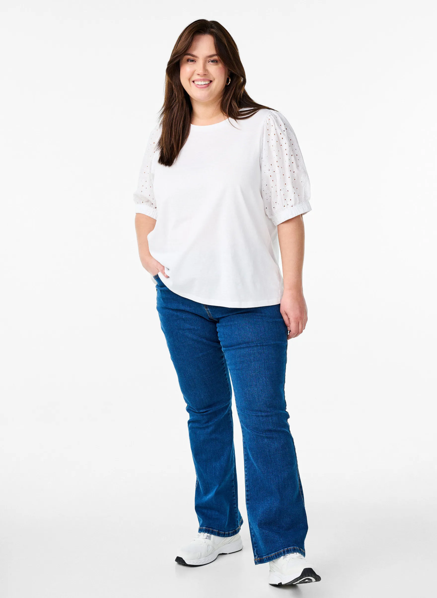 T-Shirt mit Ärmeln in Broderie Anglaise