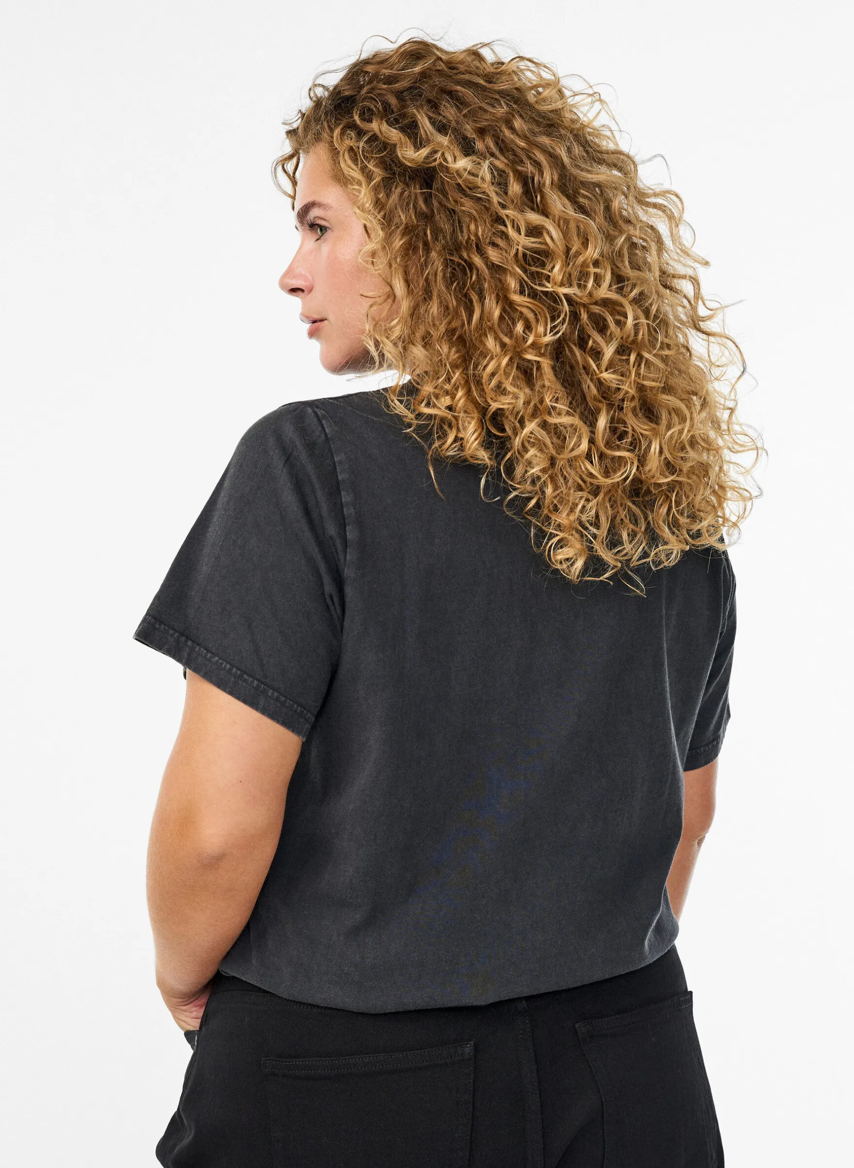 T-Shirt mit Strasssteinen in abgenutzter Optik