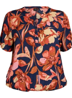 Viskosebluse mit Blumenprint und kurzen Ärmeln