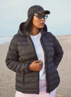 Wasserabweisende leichte Jacke mit Kapuze