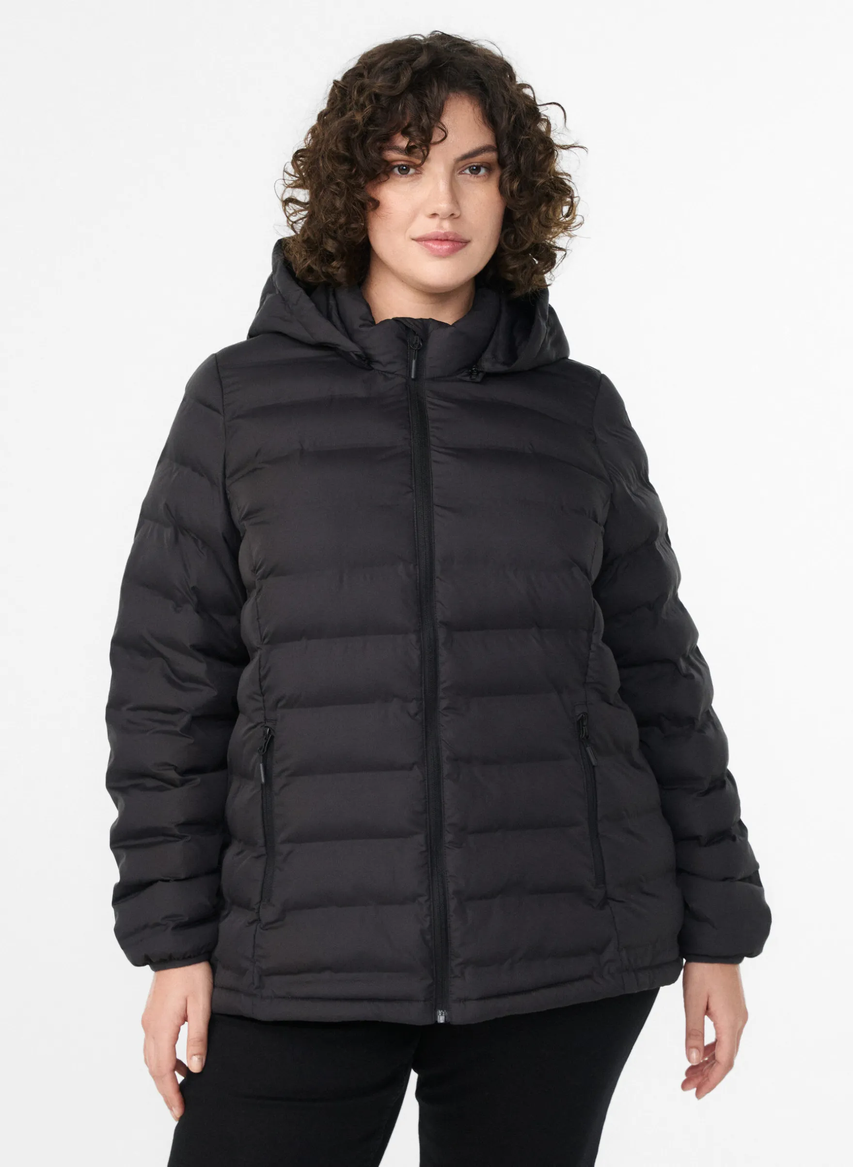 Wasserabweisende leichte Jacke mit Kapuze