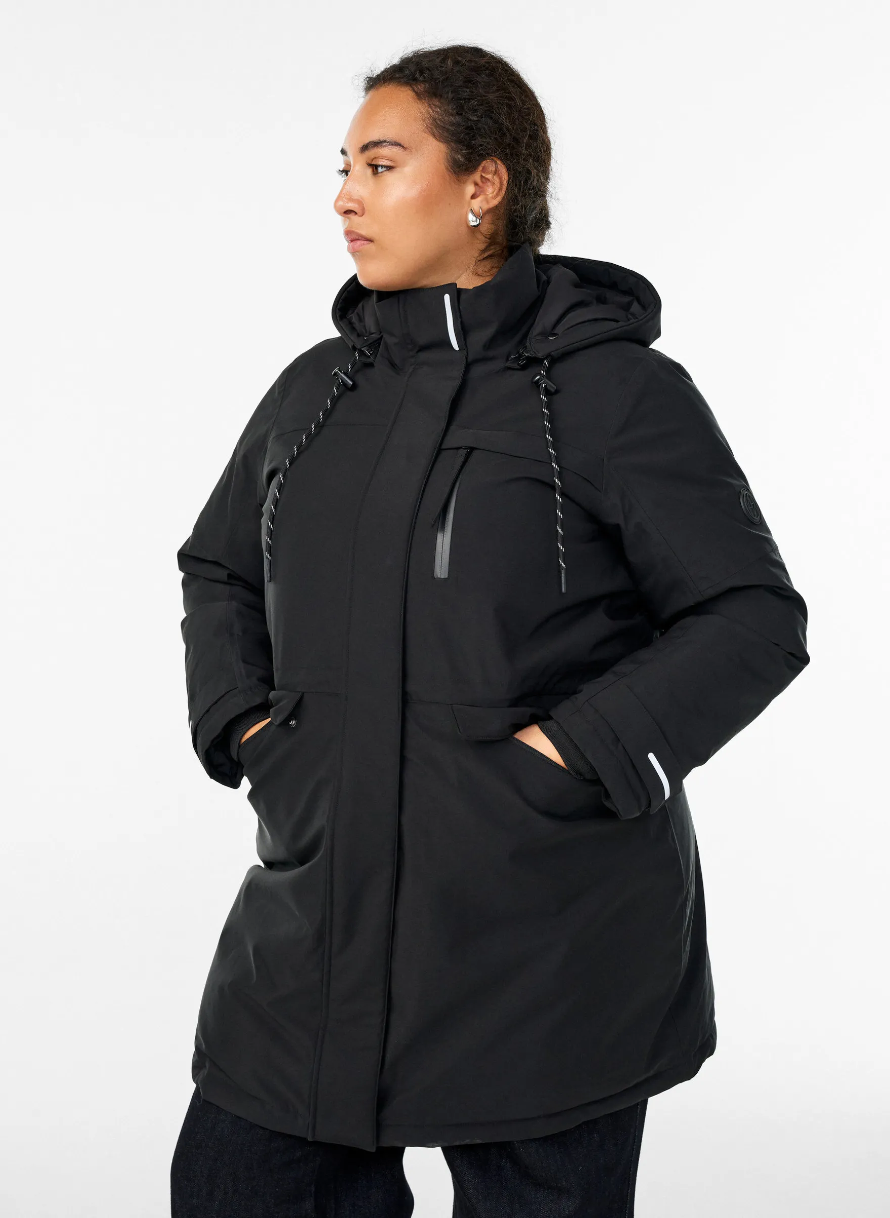 Wasserabweisender Parka mit Kapuze und funktionellen Details