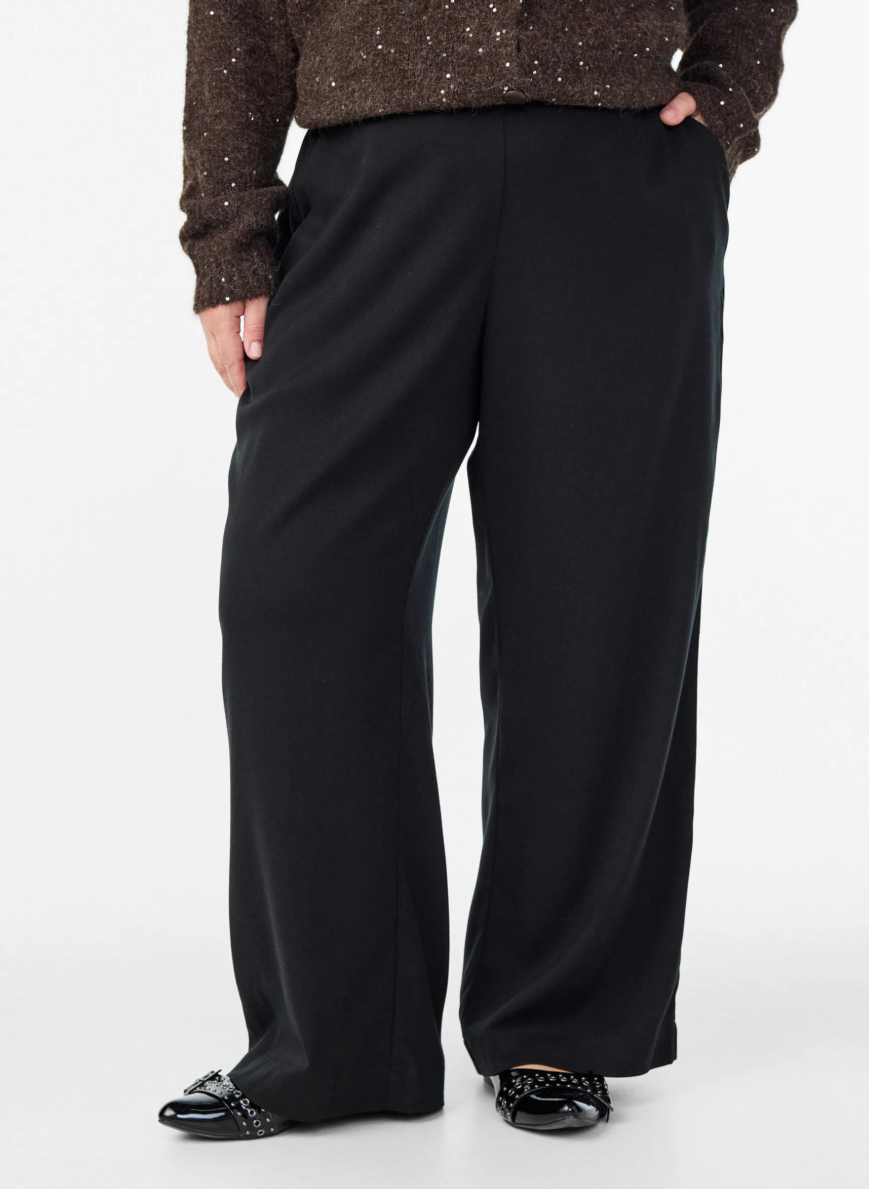 Weite Hose mit hoher Taille
