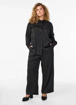 Weite Hose mit Paisleymuster und hoher Taille