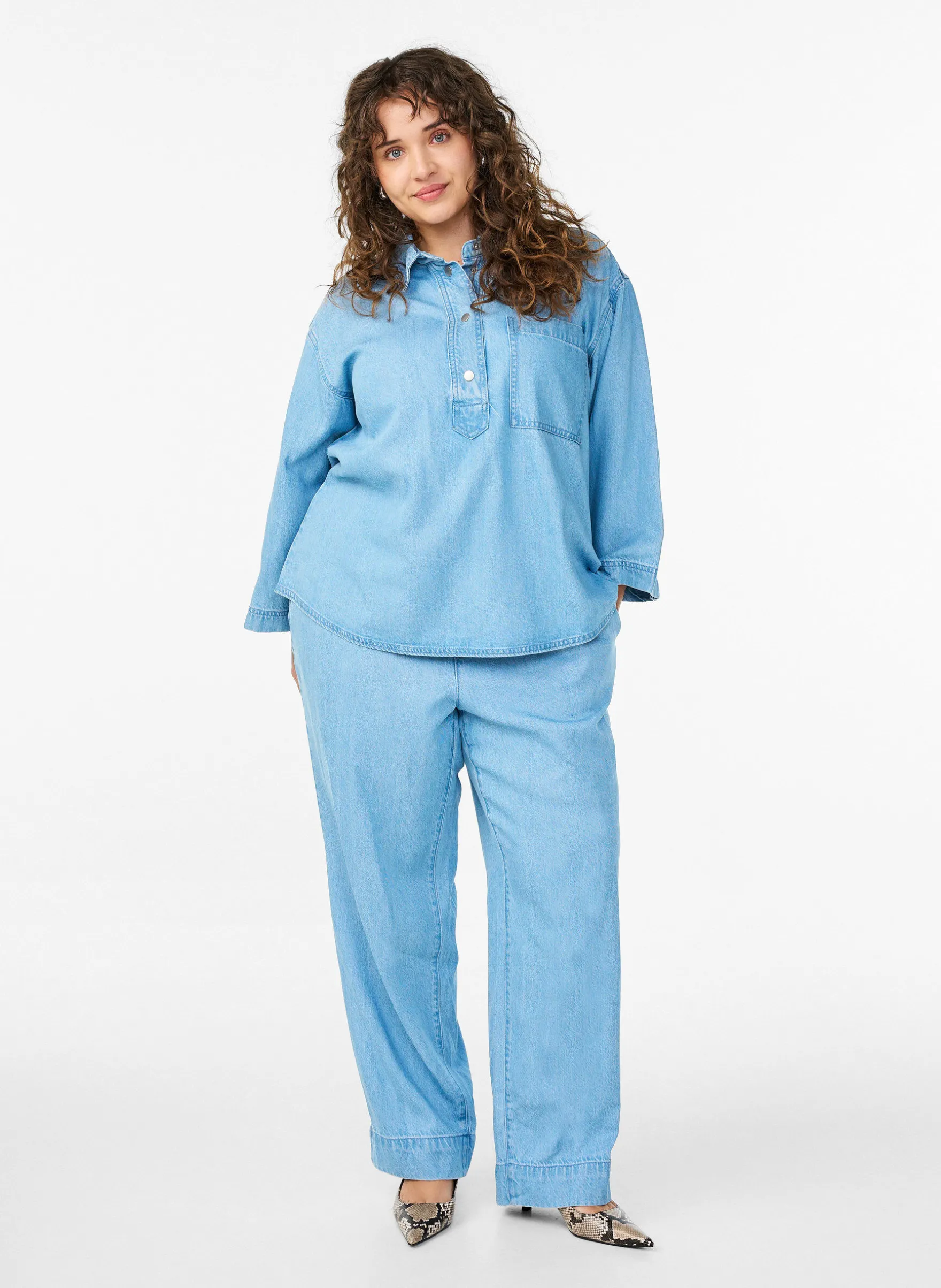 Weite Jeans mit elastischem Bund