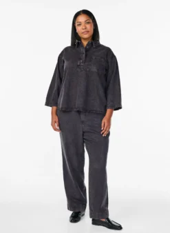 Weite Jeans mit elastischem Bund