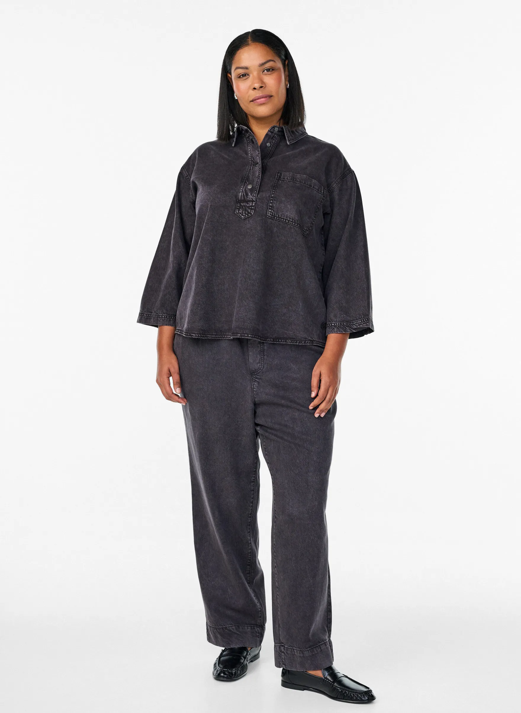 Weite Jeans mit elastischem Bund