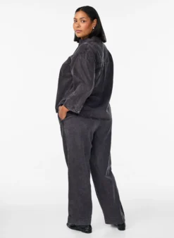Weite Jeans mit elastischem Bund