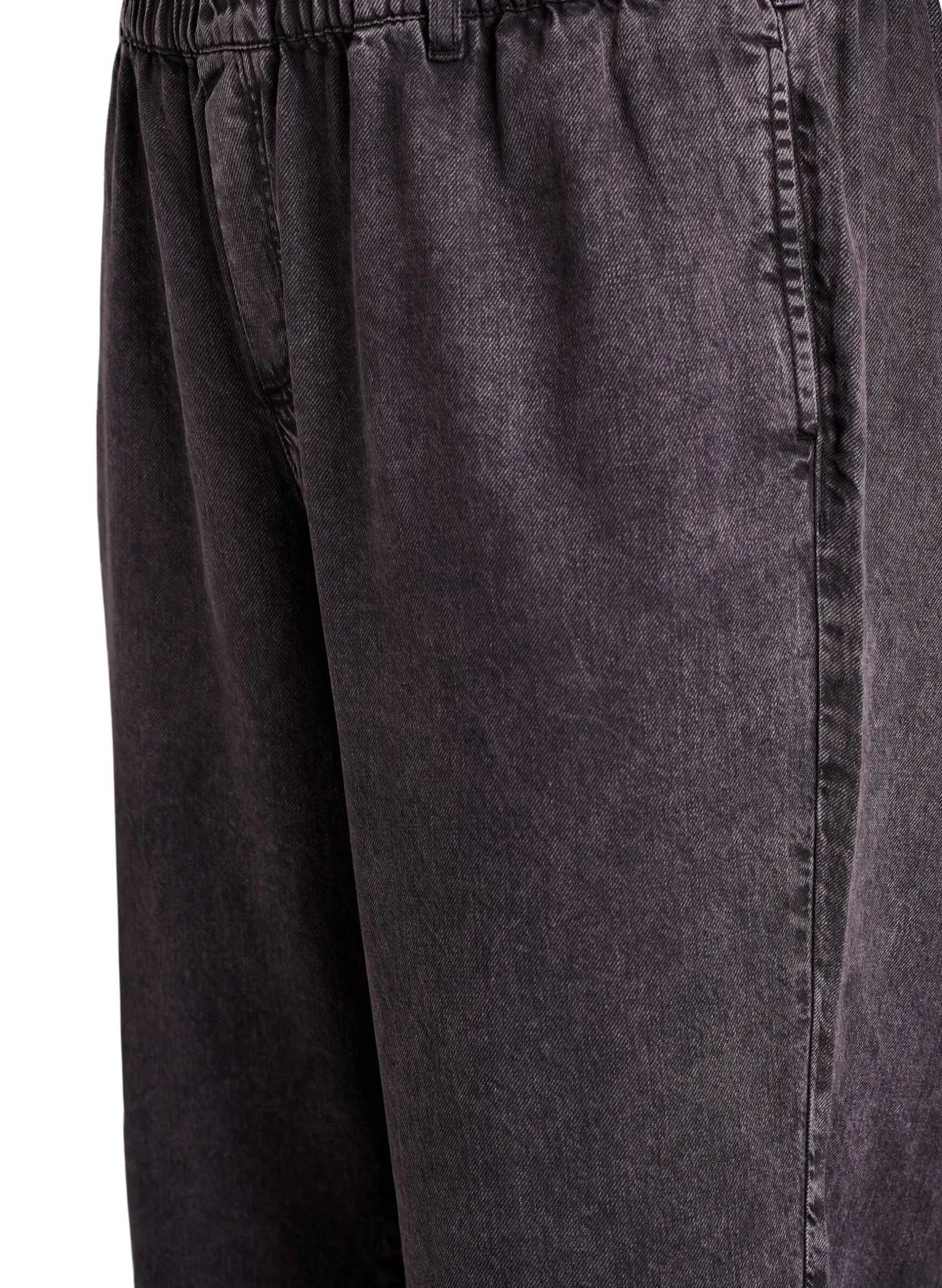 Weite Jeans mit elastischem Bund