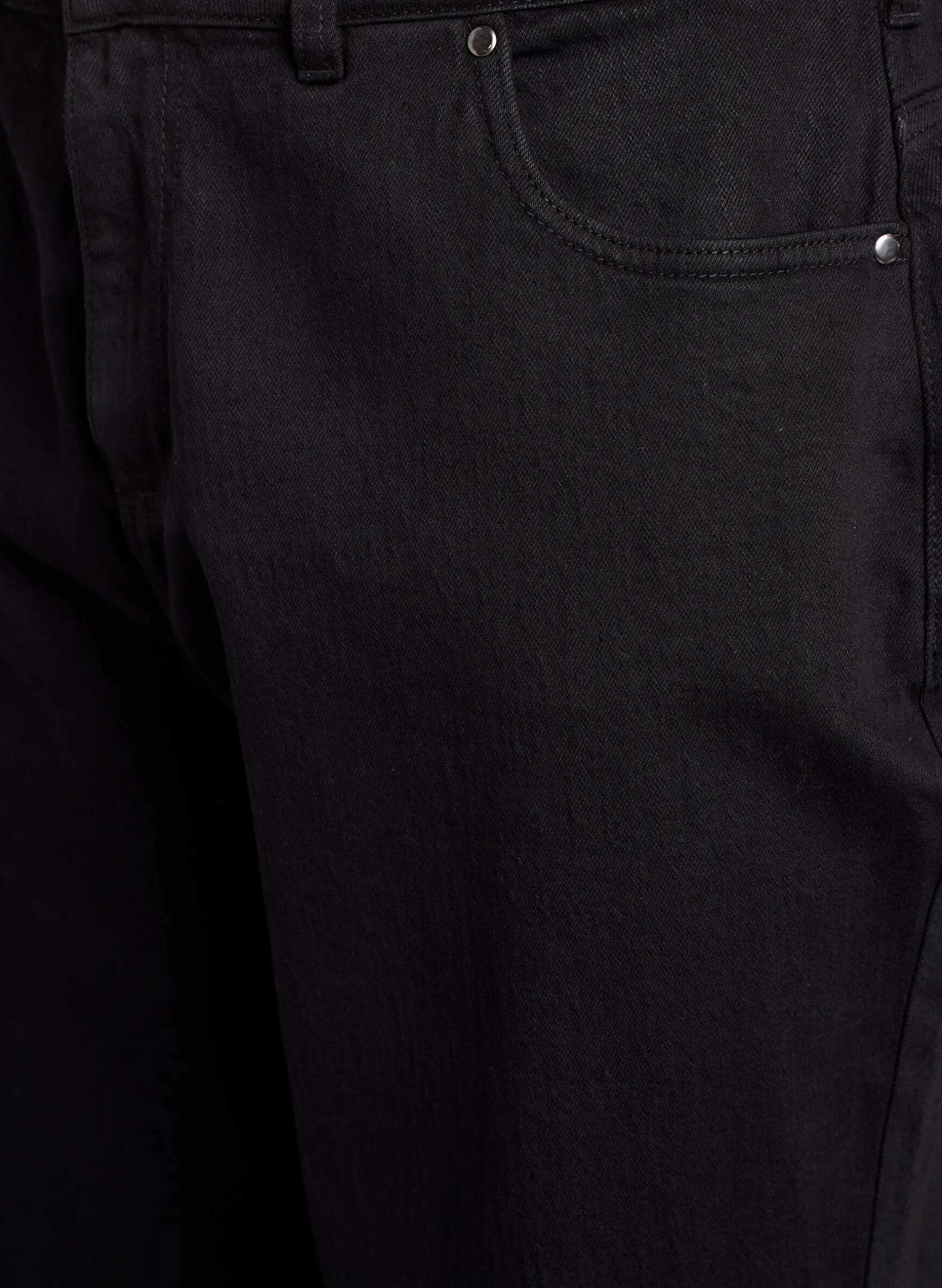 Weite Jeans mit verkürzter Länge