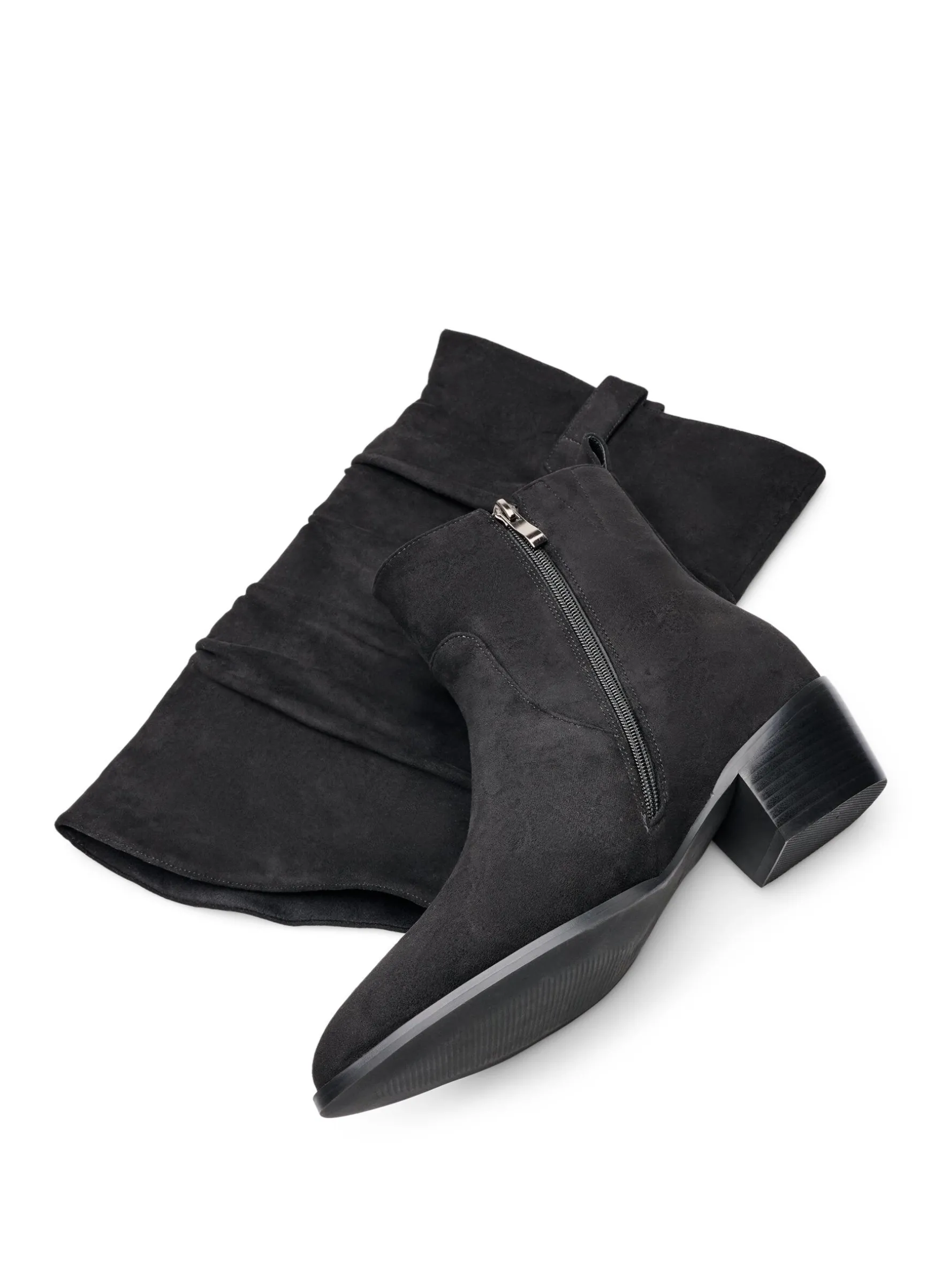 Weiter Passform - Langer Stiefel in Wildlederoptik mit abnehmbarem Schaft