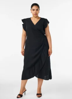 Wickelkleid aus Baumwoll-Musselin mit Rüschen