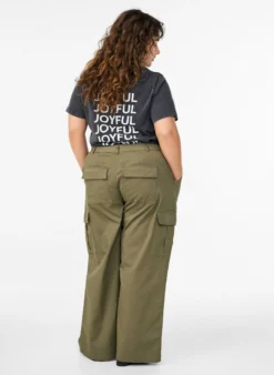 Wide-Leg Cargohose mit hoher Taille